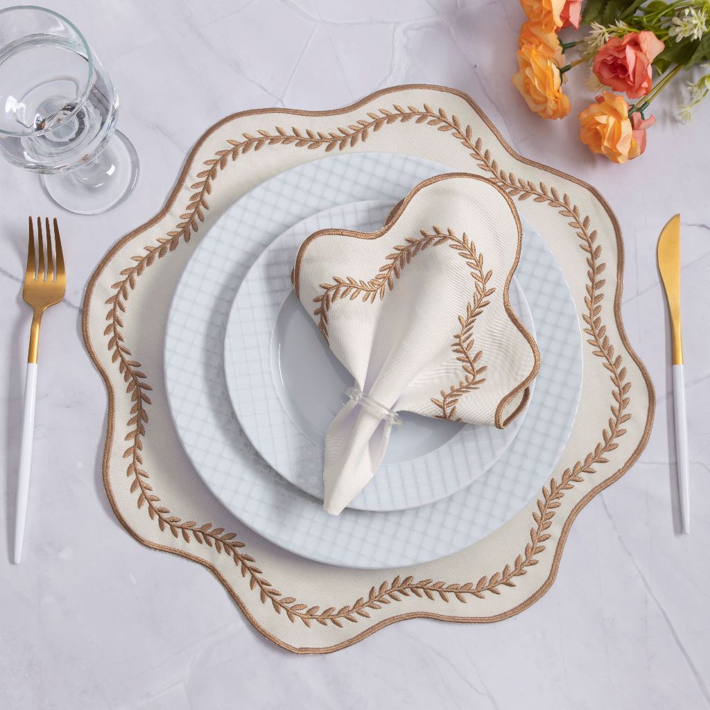 Kit Americano 8 Peças para 4 Lugares: Sousplats e Guardanapos - Eleve a Elegância  da Sua Mesa!